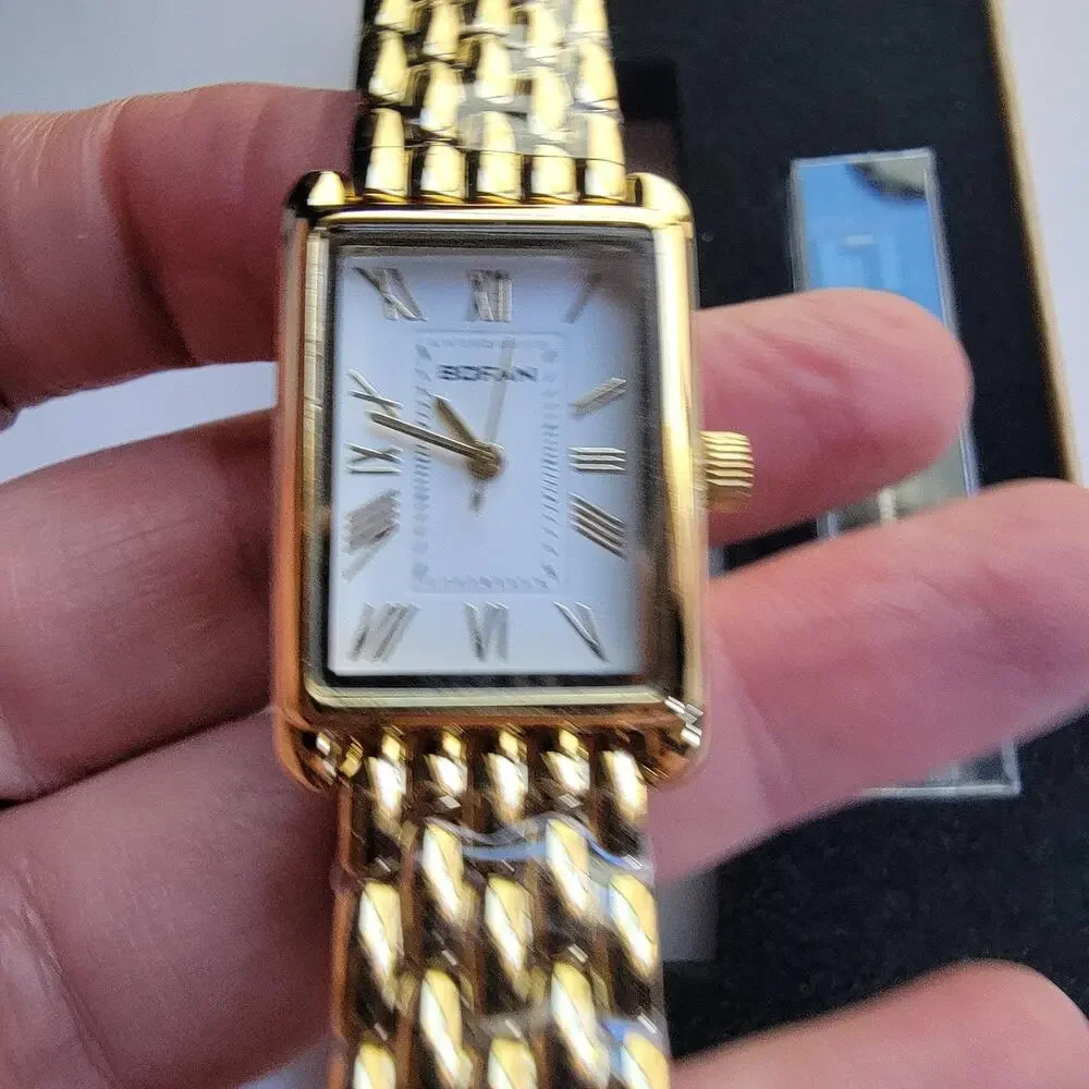 Womens Watch White Dial Gold Tone Stainless Bracelet Dress Quartz Box